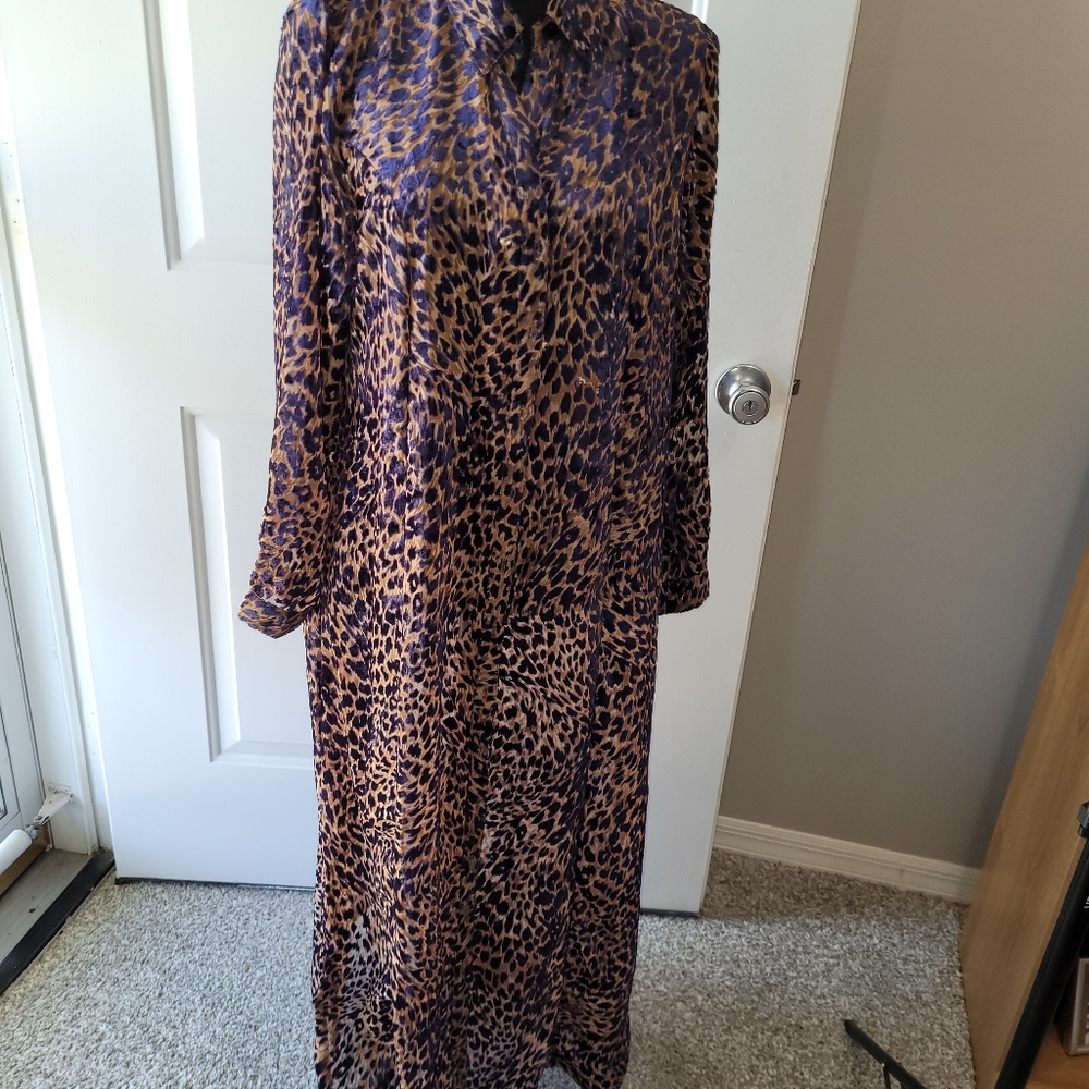 Womens robe - Picture 2 of 4